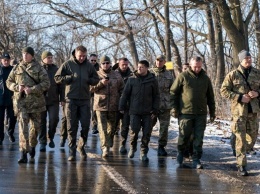 Зеленский провел День ВСУ на передовой на Донбассе