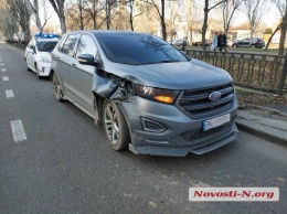 В центре Николаева столкнулись «Форд» и маршрутка
