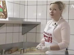 Королева вареников: жительница Польши лепит в час более 1000 вареников (ВИДЕО)