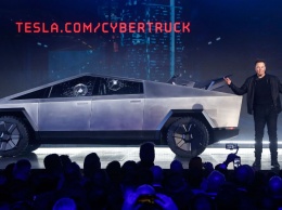 Илон Маск, его девушка и Tesla Cybertruck равно крутая вечеринка (ВИДЕО)