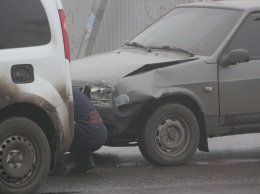 В Никополе на Херсонской ВАЗ-2109 "догнал" Renault