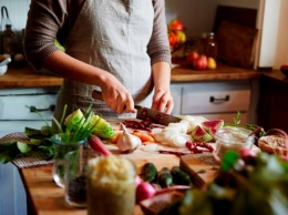 В ноябре среди продуктов питания больше всего подорожали яйца, а подешевели - яблоки