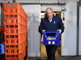 Премьер Великобритании спрятался в холодильнике от журналистов