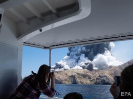 Число жертв извержения вулкана в Новой Зеландии возросло до 8 человек