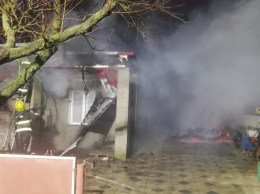 Пожар в Юбилейном: огонь с бани перекинулся на жилой дом