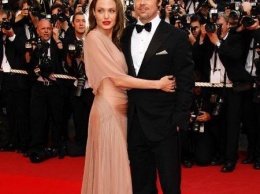 Анджелина Джоли всячески препятствует общению дочери с Брэдом Питтом