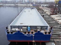«Нибулон» спустил на воду 75-метровую баржу из нового проекта В1500