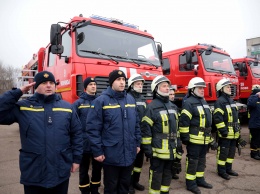 На Луганщине спасатели получили пять новых автоцистерн