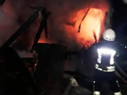 На Херсонщине сгорел вагончик фермерского хозяйства - внутри была женщина