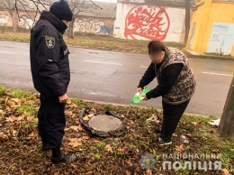В Николаеве проверили точки продаж самогона: оштрафовали покупателя и продавцов