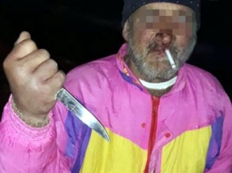 В Киеве один неадекват атакует женщин, другой - гоняется с ножом за прохожими