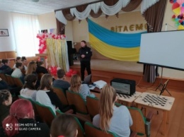 Мелитопольские полицейские встретились со школьниками (фото)