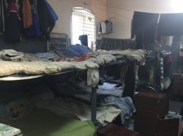 Жуткий барак: в сети показали фото из СИЗО, где живут люди, которых еще не осудили