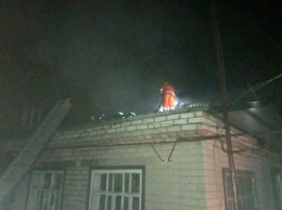 В Магдалиновском районе горел жилой дом