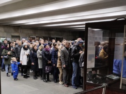 В киевском метро пассажиры сломали турникеты из-за проблем с оплатой - очевидцы (фото)