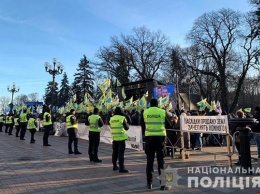 Силовики усилили меры безопасности в центре Киева