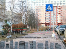 Как в Киеве строят первый в городе тротуар с подогревом, - ФОТО