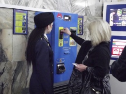Не перепутай цвет: в метро Харькова ввели ограничение на пополнение карт