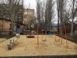 В Николаеве отремонтировали детскую площадку на ул. Киевской
