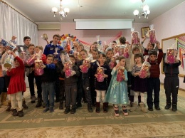 В Днепровском горсовете поздравили 665 детей