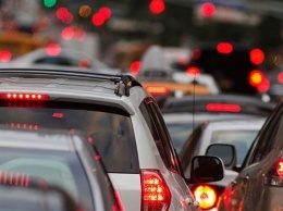 Аварии, пробки и перекрытия: куда не стоит ехать автомобилистам Днепра