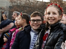 В Одессе разноцветными огнями засияла главная новогодняя елка