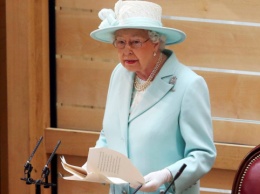 Королева Великобритании поручила доработать закон об иностранных агентах