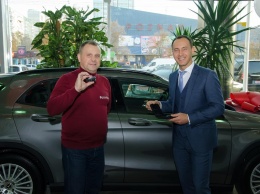 Альфа-Банк Украина подарил предпринимателю авто премиум-класса