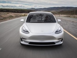 Седан Tesla Model 3 станет быстрее