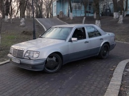 Уникальный «Волк» Януковича. Возможно единственный в мире Mercedes Benz Е500 (ВИДЕО)