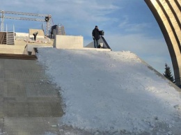 В Киев привезли 150 тонн снега для снежного фестиваля