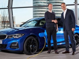Теперь и баварцы: BMW потроллила Cybertruck Илона Маска (ФОТО)
