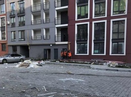 Вылетели окна и дверь: во Львове произошел взрыв в многоэтажке