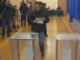 В 23 регионах Украины проводятся местные выборы - подробности