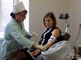 Запорожские спортсмены сдали кровь для больных детей - фото