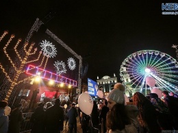 На Контрактовой площади в Киеве зажгли первые ханукальные свечи, - ФОТО