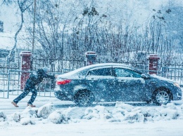 Столичным автомобилистам рассказали, когда ждать снега