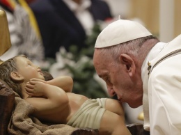В Ватикане Папа Римский начал Рождественскую литургию