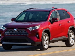 Toyota RAV4 оказалось невозможно заправить «до полного»