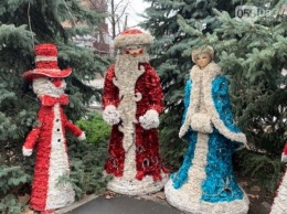 Парк возле ДнепрОГА украсили светящимися новогодними фигурами (ФОТО)