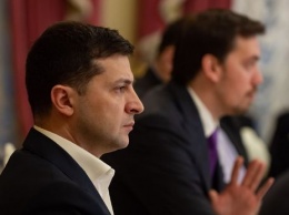 КСУ признал неконституционным законопроект Зеленского о лишении депутатского мандата за кнопкодавство