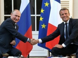 ''Хотят усыпить НАТО'': Цимбалюк нашел объяснение внезапной дружбе Путина с Макроном