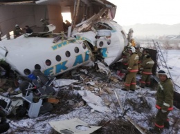В Казахстане при взлете разбился пассажирский самолет: десятки жертв и пострадавших (фото, видео)