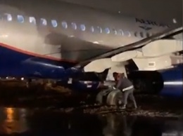 ЧП в московском аэропорту: самолет разбился не успев взлететь