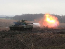 ВСУ проехались на танках перед оккупантами. Зрелищные фото