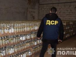 В Николаеве полиция изъяла 47 тысяч бутылок поддельного алкоголя накануне Новогодних праздников