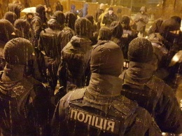 Обмен беркутовцев: активисты продолжают дежурить под Лукьяновским СИЗО