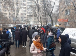 Блокировка Лукьяновского СИЗО: Число протестующих растет, к ним присоединились два нардепа