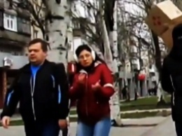 На улицах Мелитополя пранкер пугал прохожих (видео)