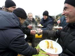 Хлеб-соль и новогодняя елка: как Сивохо встречал освобожденных украинцев